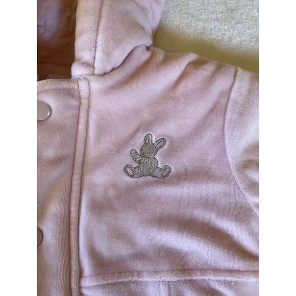 Carter’s Pink with Bunny Zip Snowsuit Bunting Sz 6-9 Months Snap Mittens Booties - Picture 8 of 11